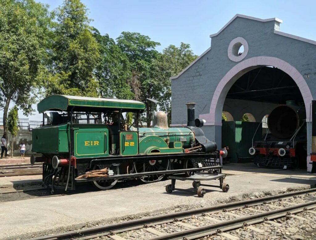 भाप इंजन 
