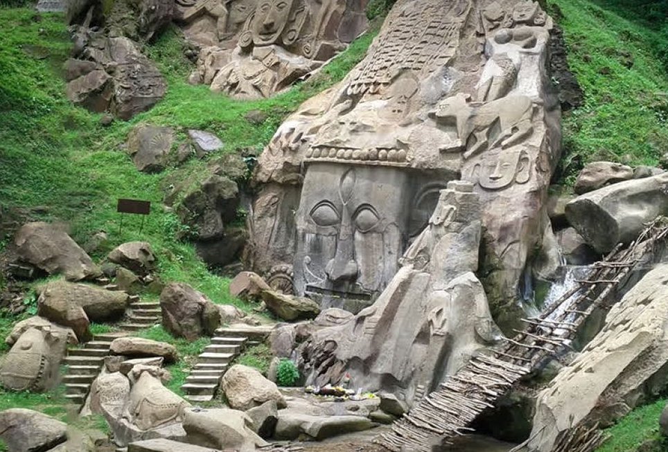 उनाकोटी मंदिर