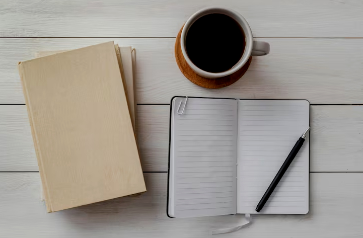 सोलो ट्रैवल के दौरान डायरी एंट्री बन सकती है बेस्ट फ्रेंड!