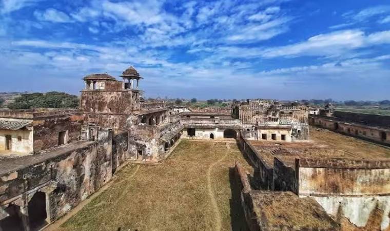 रोहतास गढ़ किला 