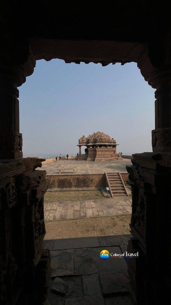 
सास-बहू मंदिर, ग्वालियर: जितना खूबसूरत है उतने ही खूबसूरत हैं इसके किस्सें