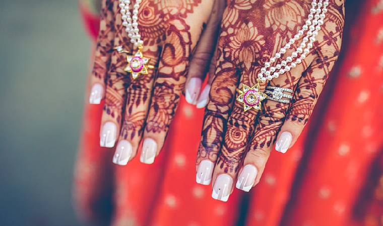 ट्रेंडिंग ब्राइडल नेल