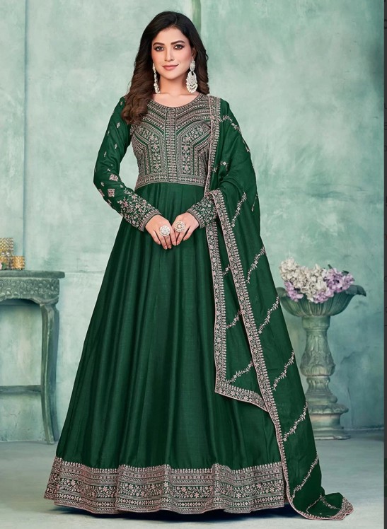 इस सीज़न फिर छाया Salwar Suit—जानिए क्यों हर लड़की की पहली पसंद बना