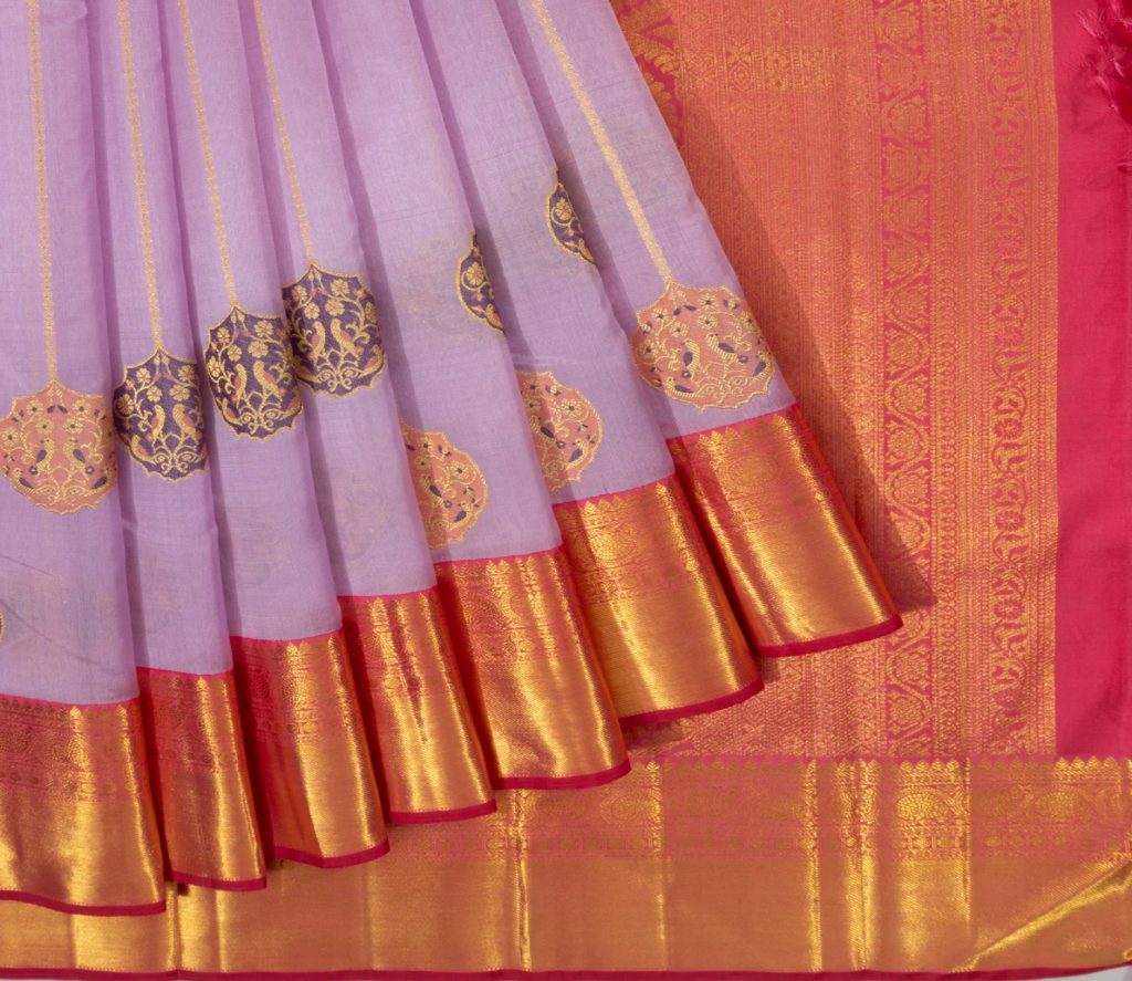 Saree- फैशन की दुनिया में छाई हुई हैं ये 5 ट्रेंडिंग साड़ियाँ