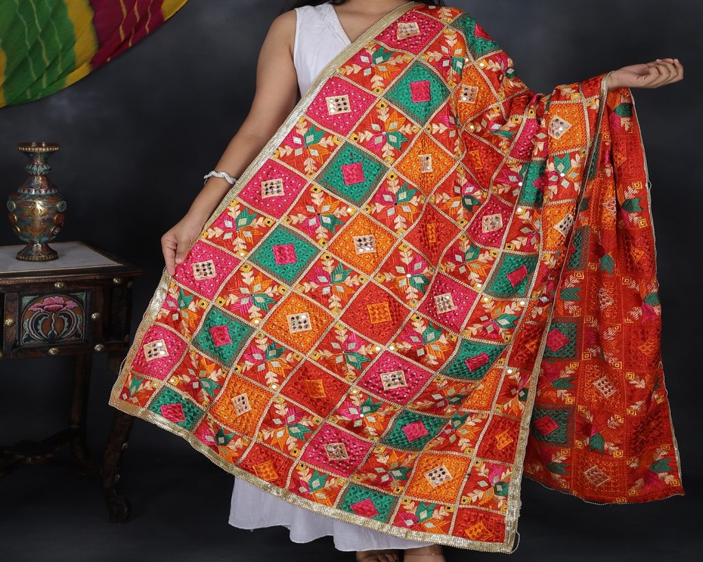 लोहड़ी 2026: इस लोहड़ी अपने लुक को बनाएं सबसे अलग और शानदार!