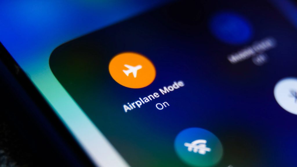 सफर के दौरान मोबाइल नेटवर्क गायब होने पर अपनाएं येआसान और ज़रूरी ट्रिक्स