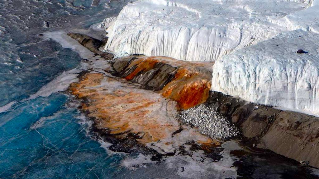 Blood Falls Mystery- अंटार्कटिका का ‘खूनी झरना’ क्यों हो रहा है Viral?