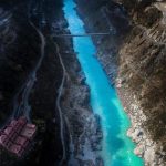 बाली के इस पहाड़ी मंदिर को देखकर दुनिया हैरान! इंडोनेशिया के नुसा पेनिडा द्वीप पर स्थित चट्टानी मंदिर